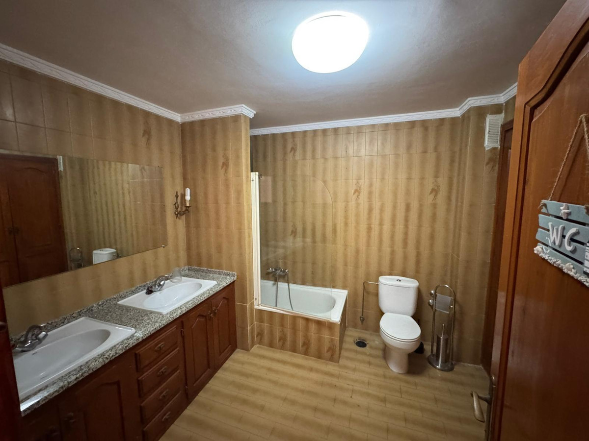 7 Bed Townhouse for sale in Calpe Costa Blanca, Alicante, Spain