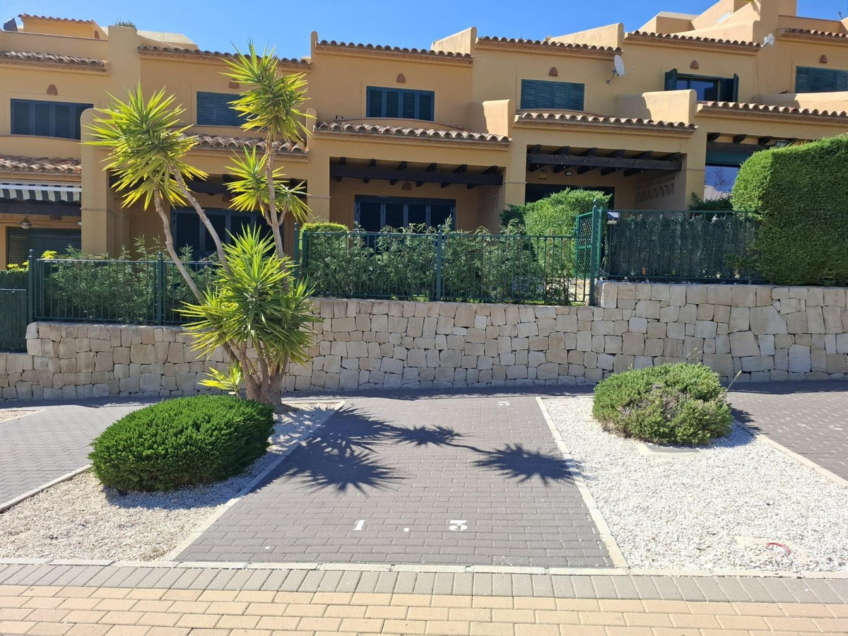 2 Bed Townhouse for sale in Finestrat Costa Blanca, Alicante, Spain