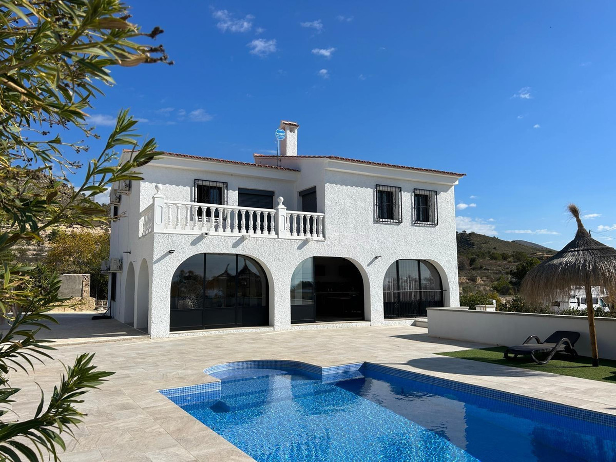 4 Bed Townhouse for sale in Villajoyosa Costa Blanca, Alicante, Spain