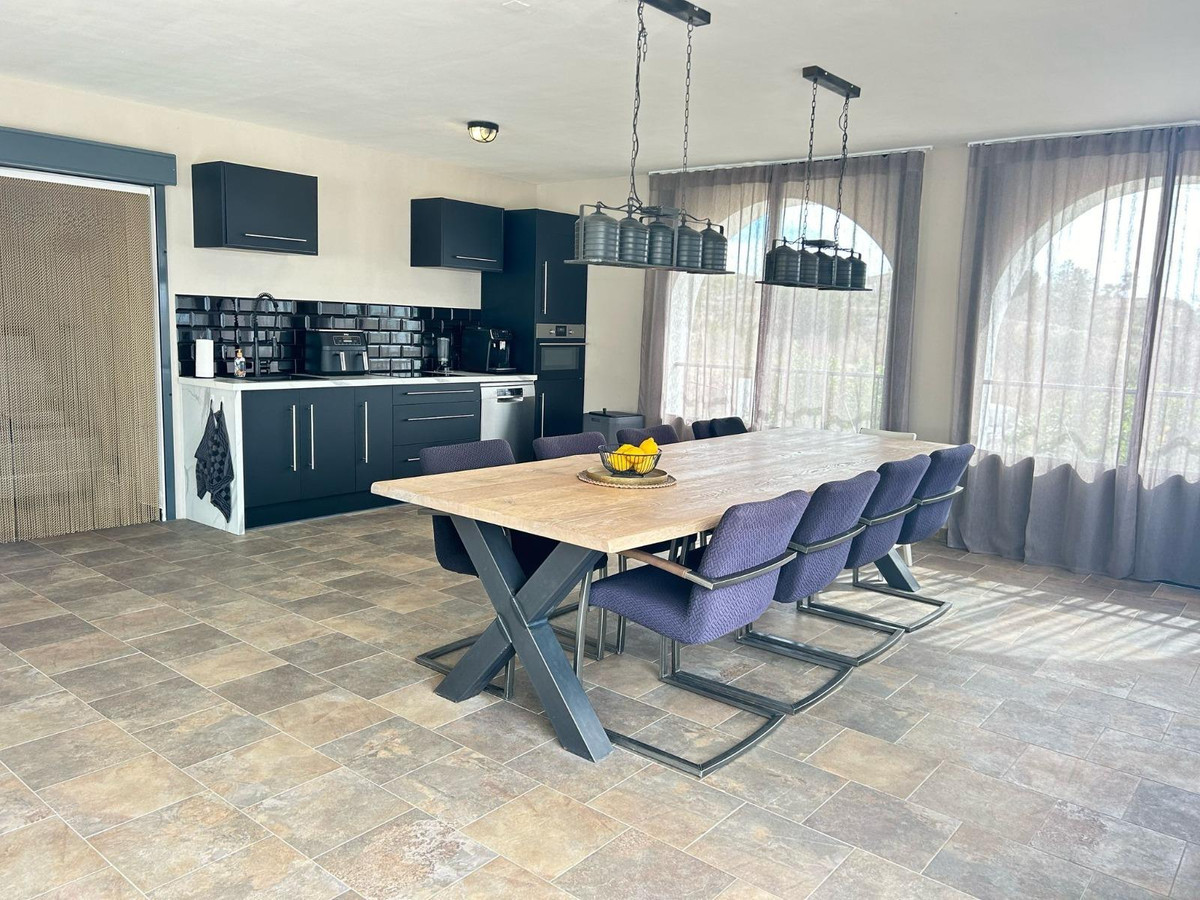4 Bed Townhouse for sale in Villajoyosa Costa Blanca, Alicante, Spain