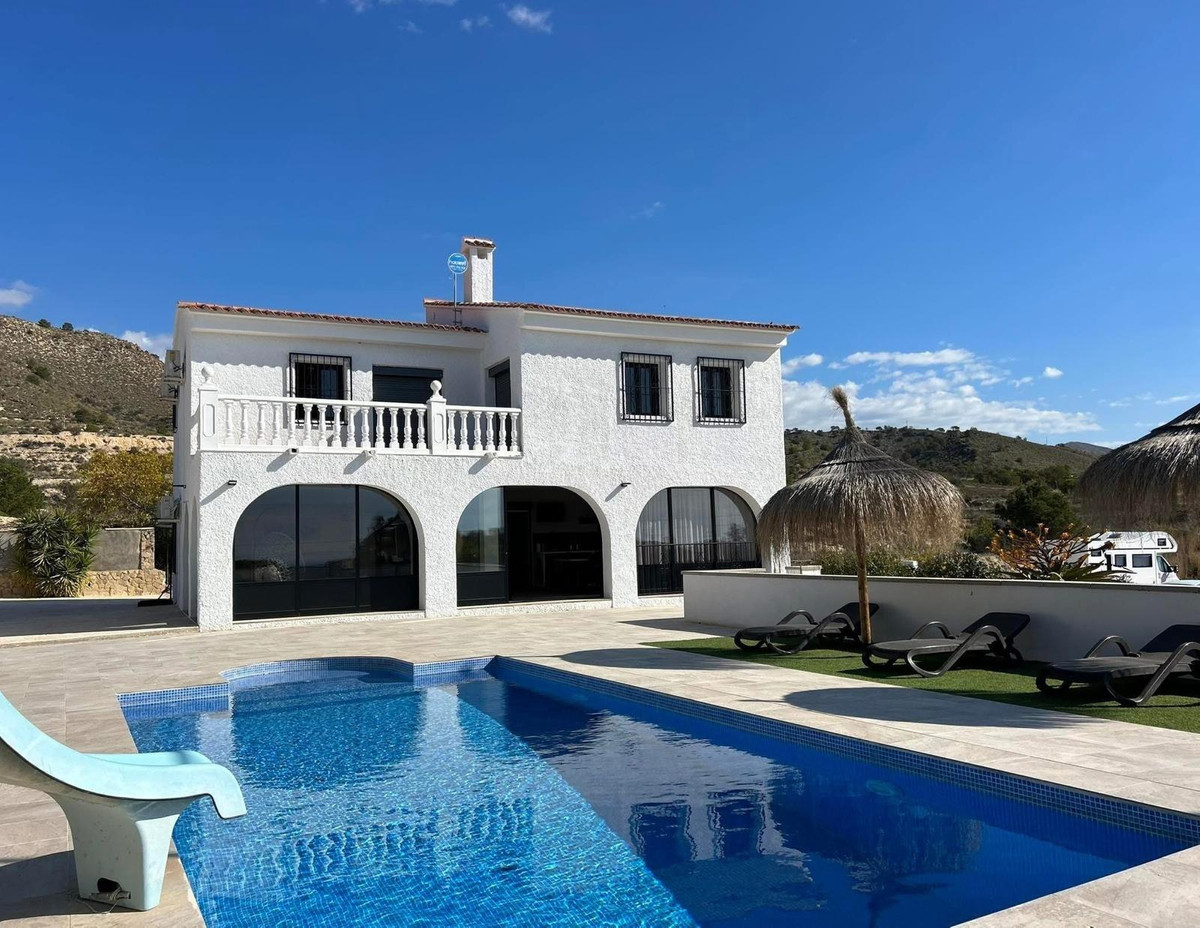 4 Bed Townhouse for sale in Villajoyosa Costa Blanca, Alicante, Spain