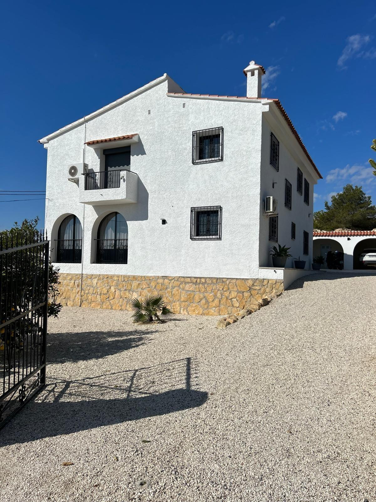 4 Bed Townhouse for sale in Villajoyosa Costa Blanca, Alicante, Spain