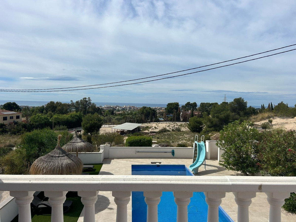4 Bed Townhouse for sale in Villajoyosa Costa Blanca, Alicante, Spain