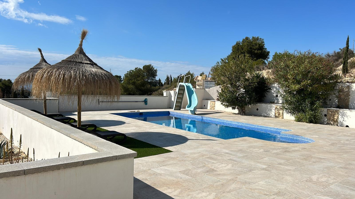 4 Bed Townhouse for sale in Villajoyosa Costa Blanca, Alicante, Spain