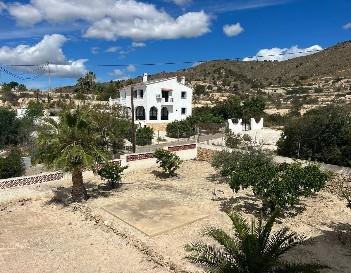 4 Bed Townhouse for sale in Villajoyosa Costa Blanca, Alicante, Spain