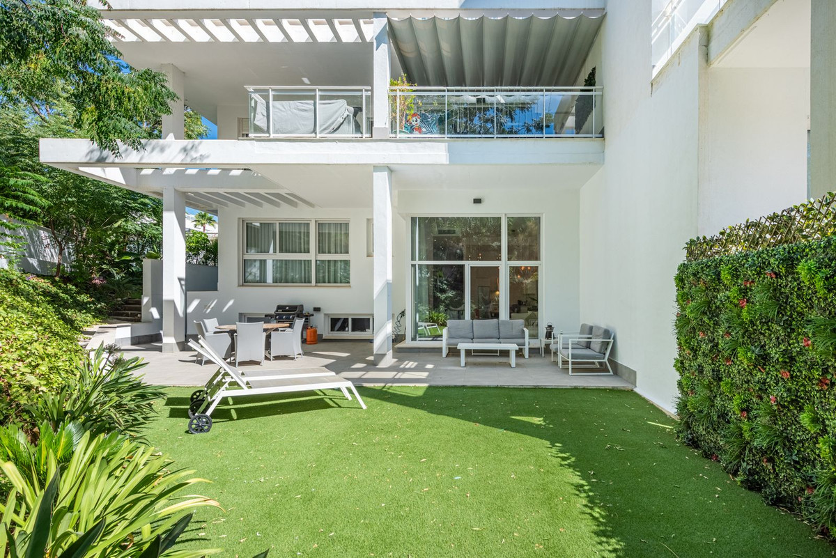 3 Bed Apartment for sale in Benahavís Costa Del Sol, Málaga, Spain