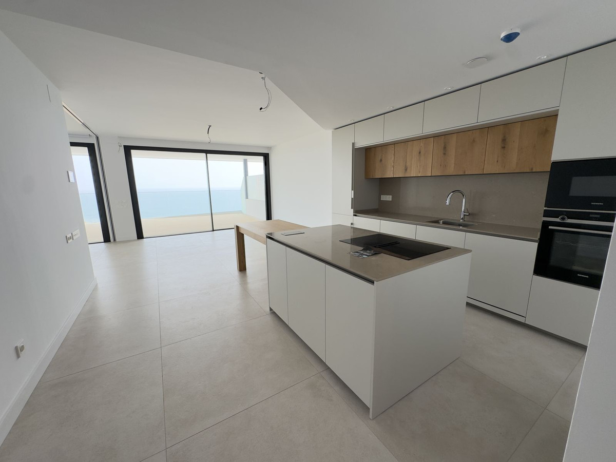 Se vende Apartamento Planta Media de 2 dormitorios en Costa Del Sol, Málaga, España