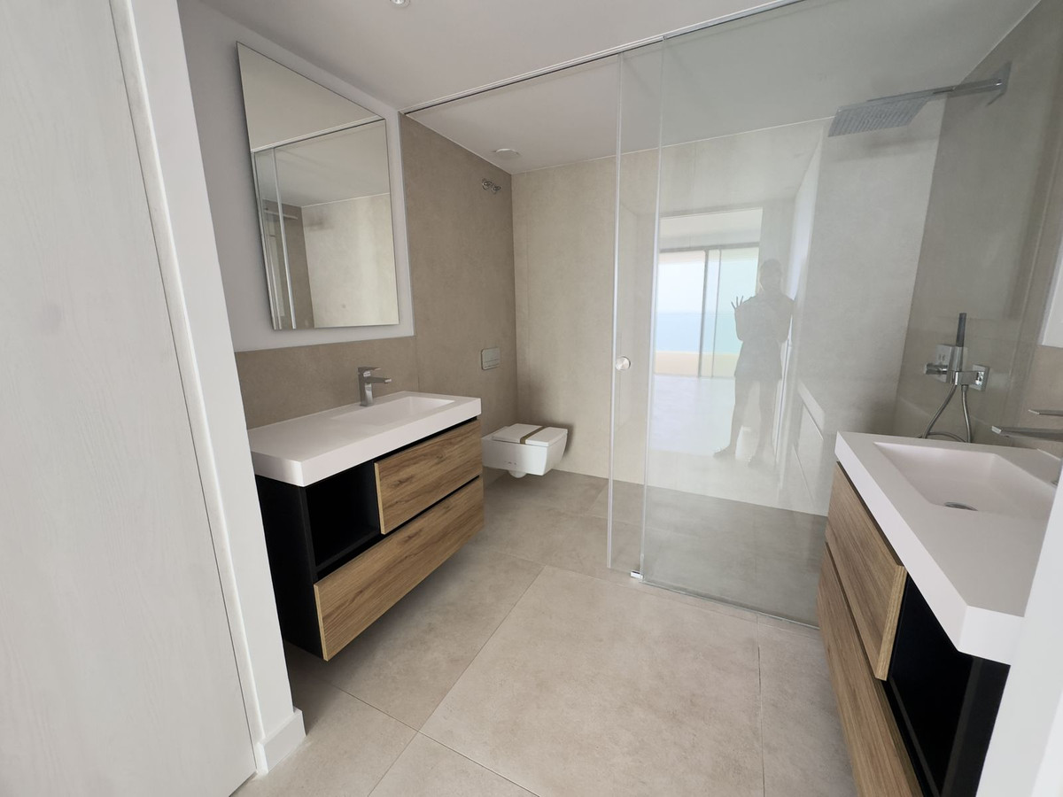 Se vende Apartamento Planta Media de 2 dormitorios en Costa Del Sol, Málaga, España
