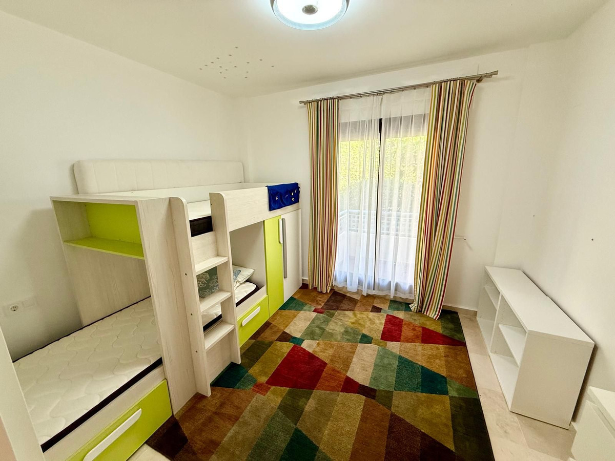 Se vende Apartamento Planta Baja de 3 dormitorios en Costa Del Sol, Cadiz, España