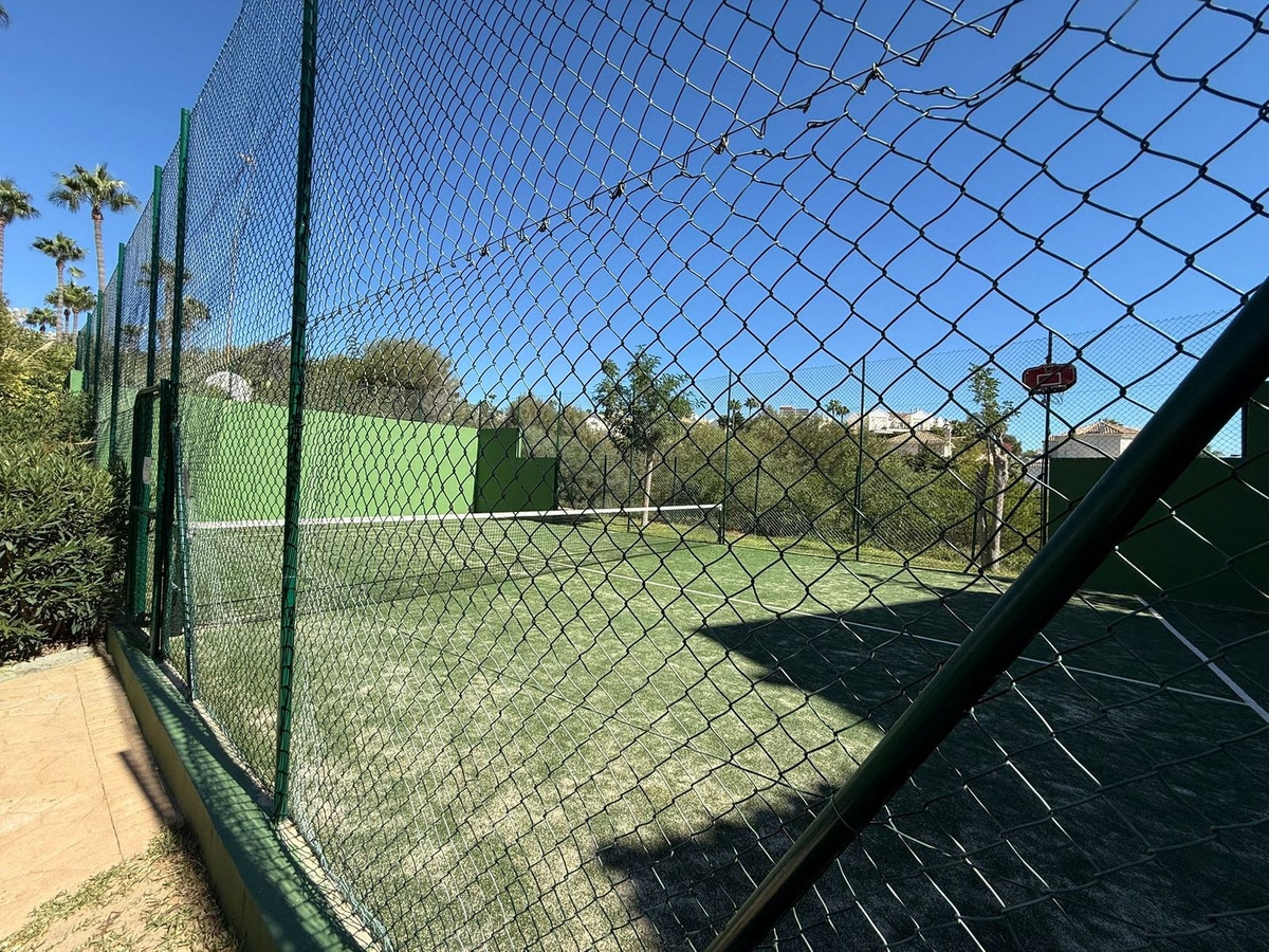 Se vende Apartamento Planta Baja de 3 dormitorios en Costa Del Sol, Cadiz, España