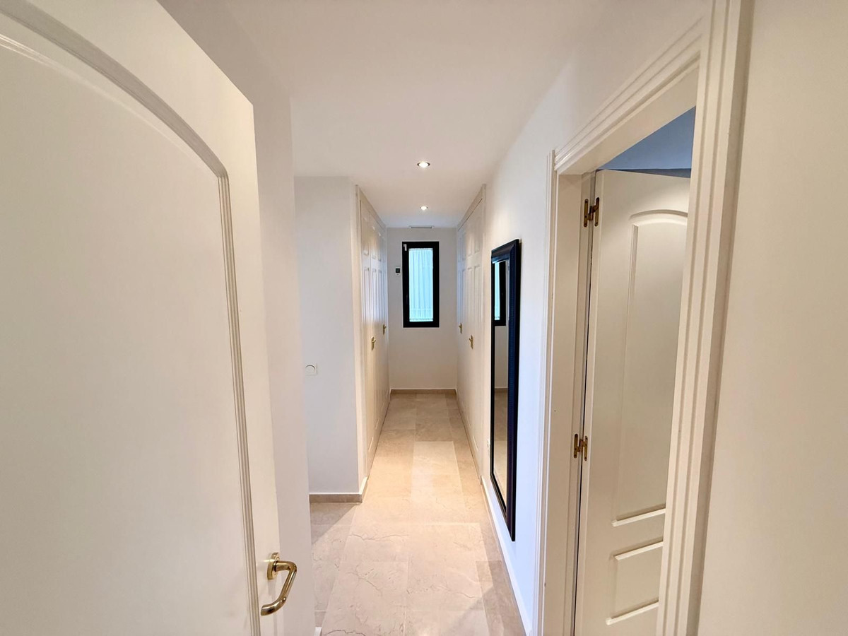 Se vende Apartamento Planta Baja de 3 dormitorios en Costa Del Sol, Cadiz, España