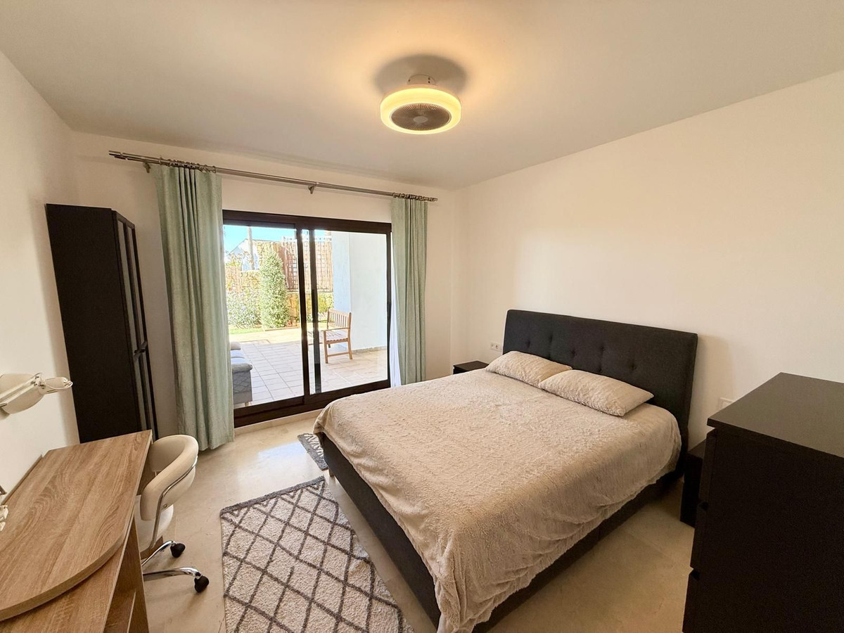 Se vende Apartamento Planta Baja de 3 dormitorios en Costa Del Sol, Cadiz, España