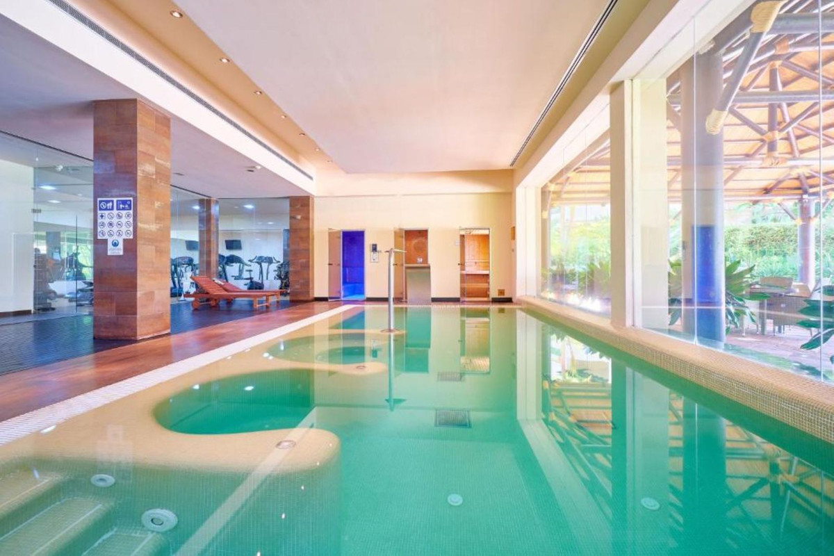 2 Bed Apartment for sale in Benahavís Costa Del Sol, Málaga, Spain