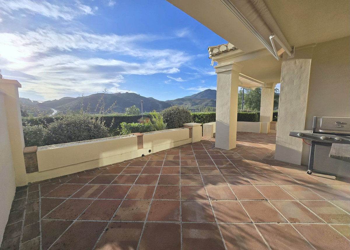 2 Bed Apartment for sale in Benahavís Costa Del Sol, Málaga, Spain
