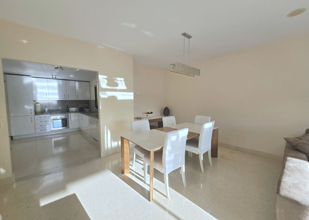 2 Bed Apartment for sale in Benahavís Costa Del Sol, Málaga, Spain