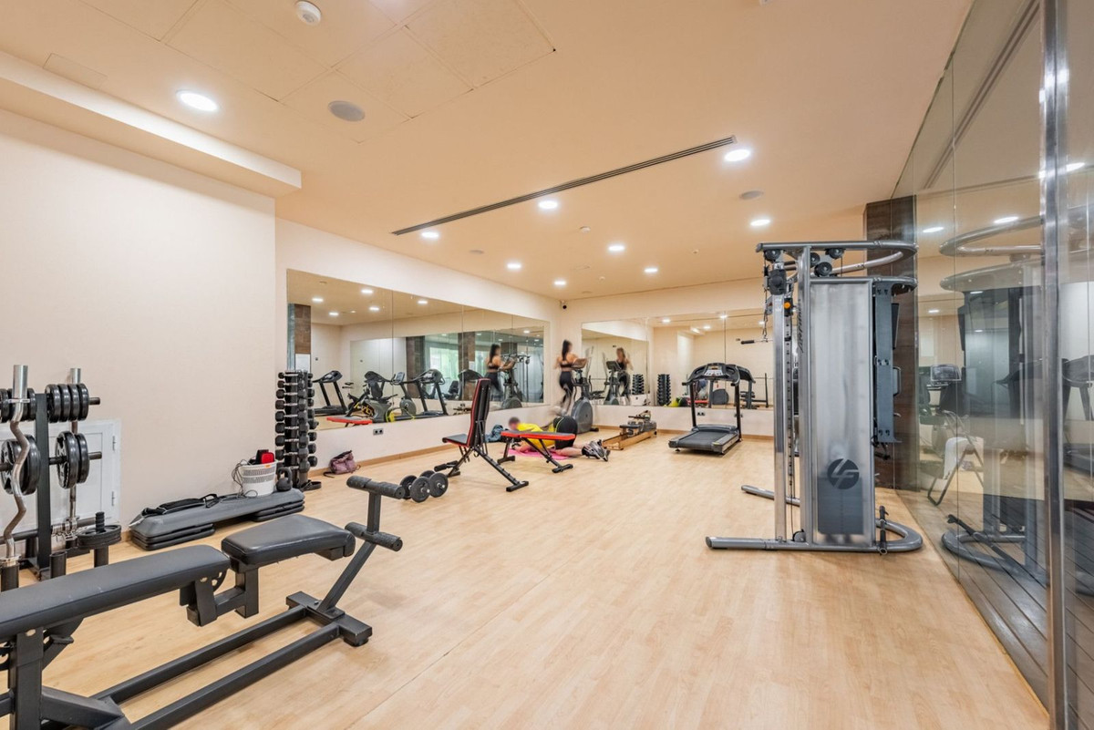 2 Bed Apartment for sale in Benahavís Costa Del Sol, Málaga, Spain
