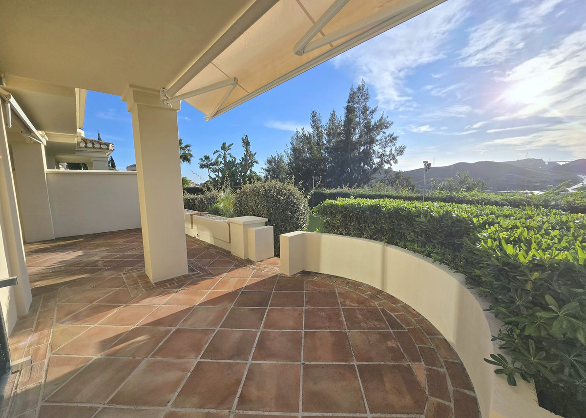 2 Bed Apartment for sale in Benahavís Costa Del Sol, Málaga, Spain