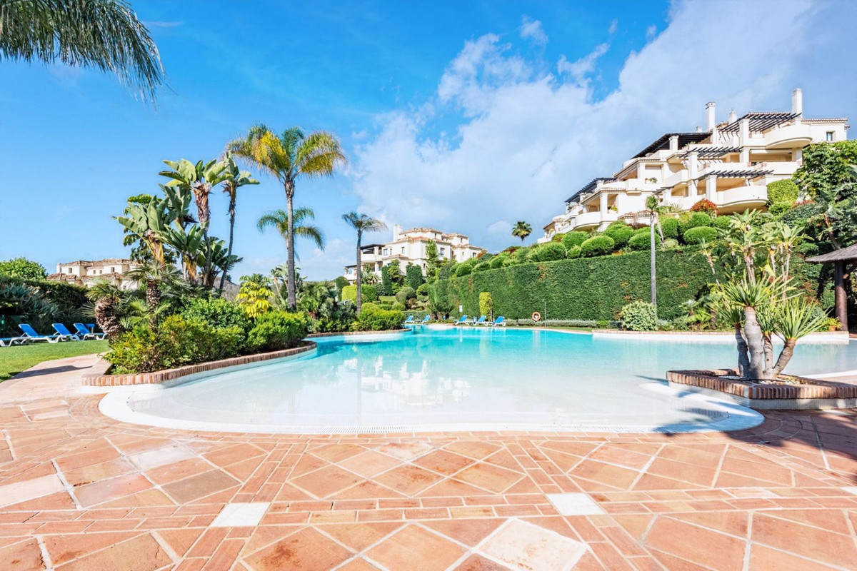 2 Bed Apartment for sale in Benahavís Costa Del Sol, Málaga, Spain