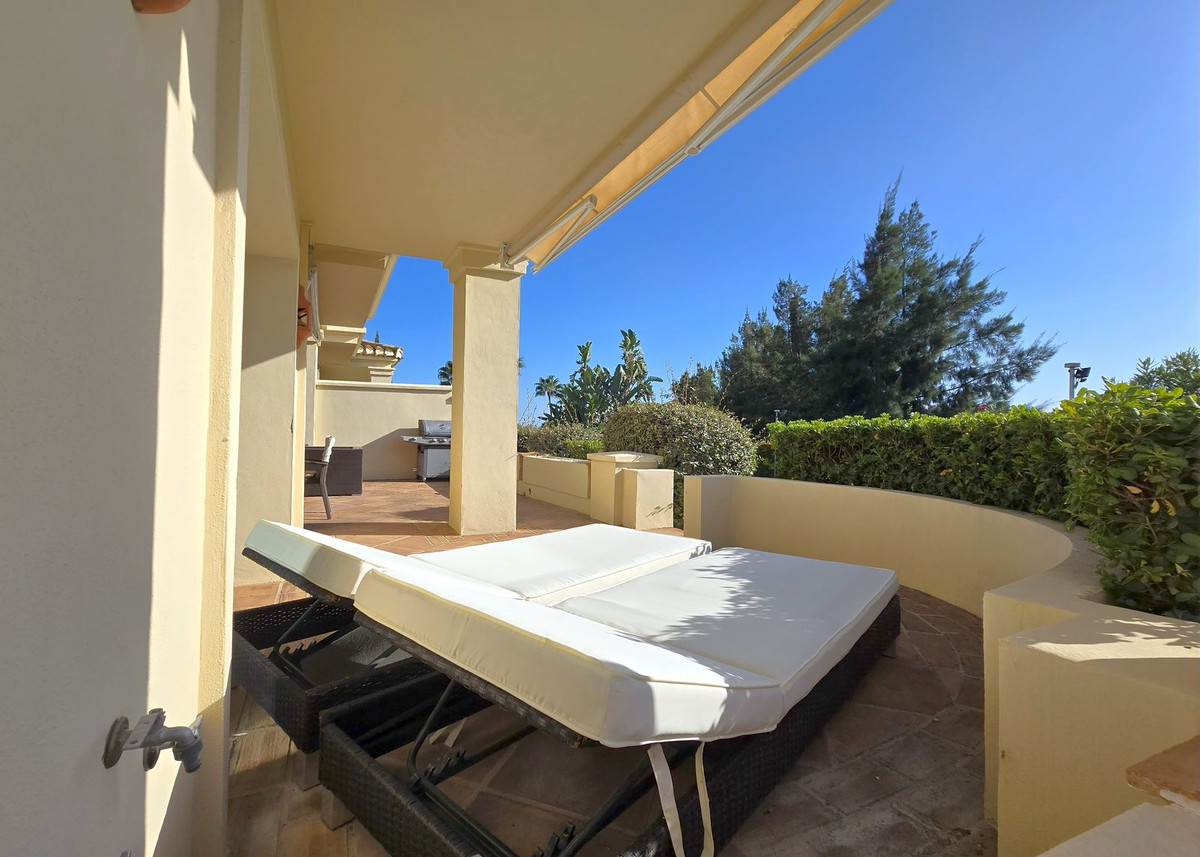 2 Bed Apartment for sale in Benahavís Costa Del Sol, Málaga, Spain