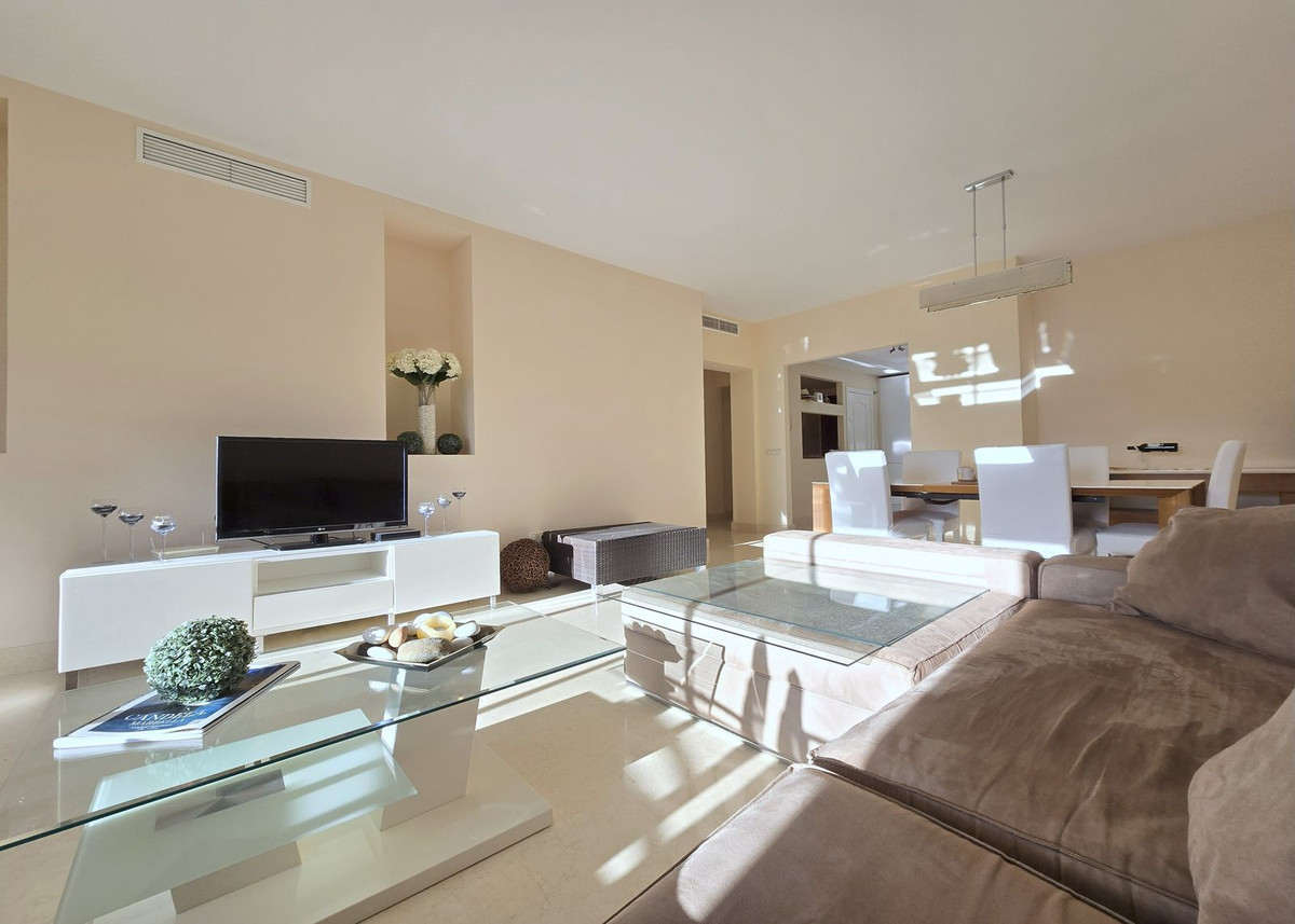 2 Bed Apartment for sale in Benahavís Costa Del Sol, Málaga, Spain