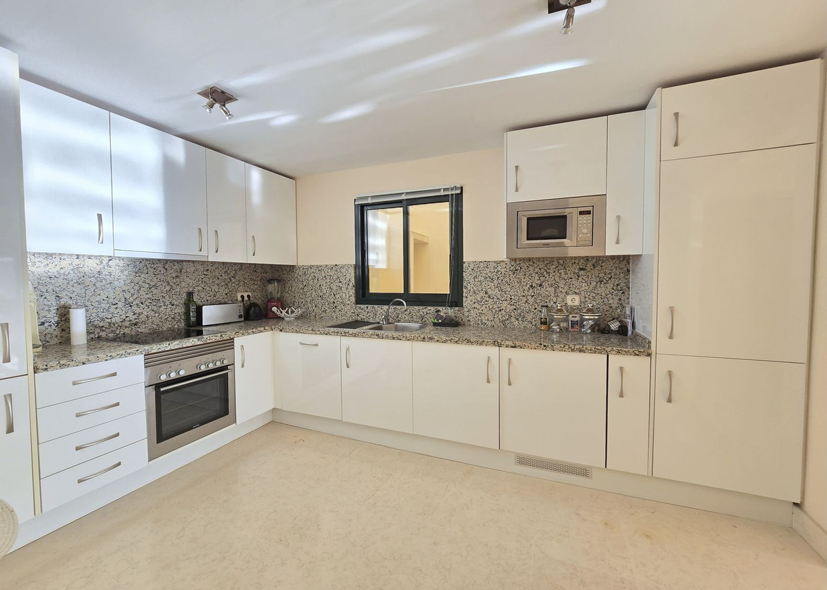 2 Bed Apartment for sale in Benahavís Costa Del Sol, Málaga, Spain