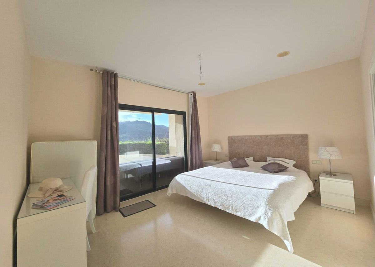 2 Bed Apartment for sale in Benahavís Costa Del Sol, Málaga, Spain