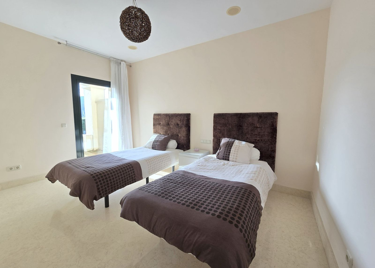 2 Bed Apartment for sale in Benahavís Costa Del Sol, Málaga, Spain