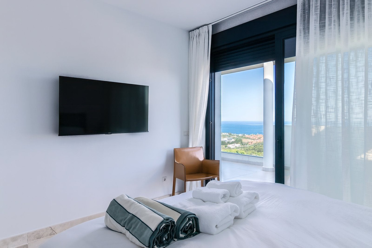 3 Bed Apartment for sale in Casares Costa Del Sol, Málaga, Spain