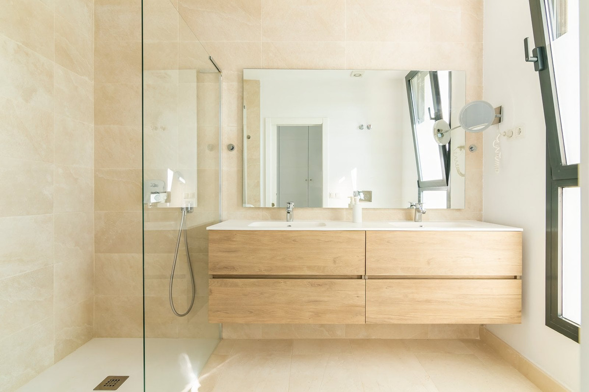 3 Bed Apartment for sale in Casares Costa Del Sol, Málaga, Spain