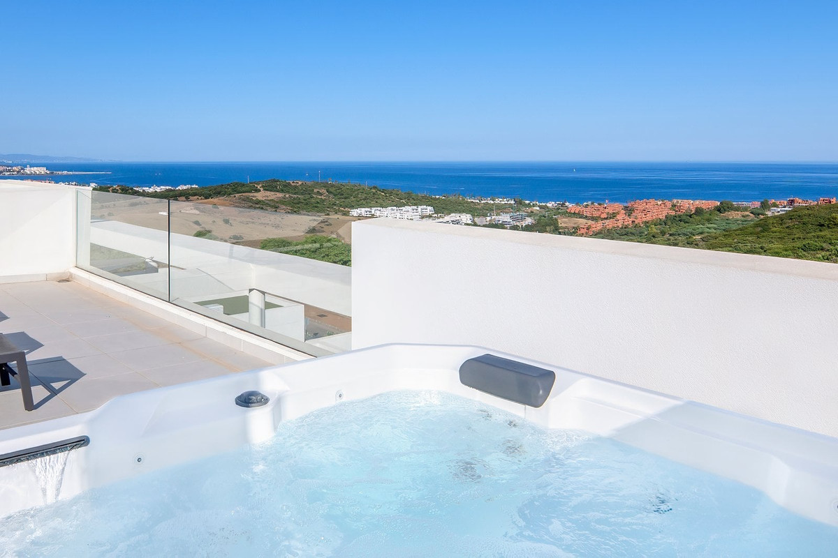3 Bed Apartment for sale in Casares Costa Del Sol, Málaga, Spain