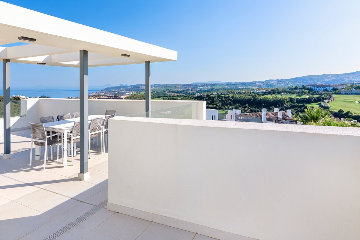 3 Bed Apartment for sale in Casares Costa Del Sol, Málaga, Spain