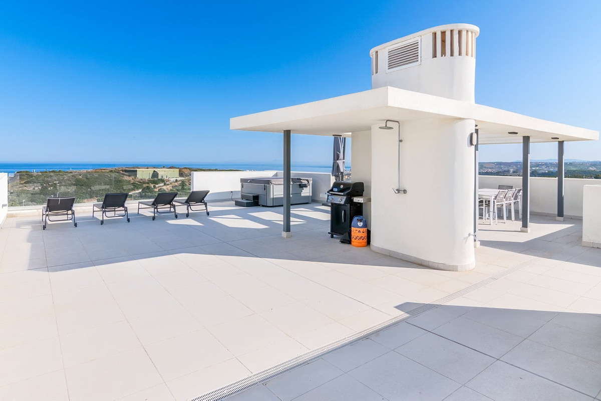 3 Bed Apartment for sale in Casares Costa Del Sol, Málaga, Spain
