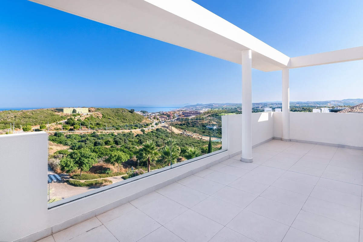 3 Bed Apartment for sale in Casares Costa Del Sol, Málaga, Spain