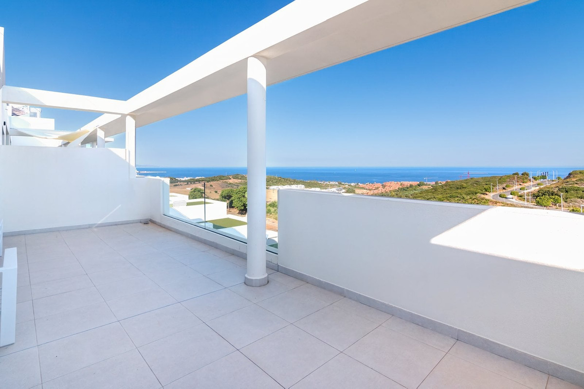 3 Bed Apartment for sale in Casares Costa Del Sol, Málaga, Spain