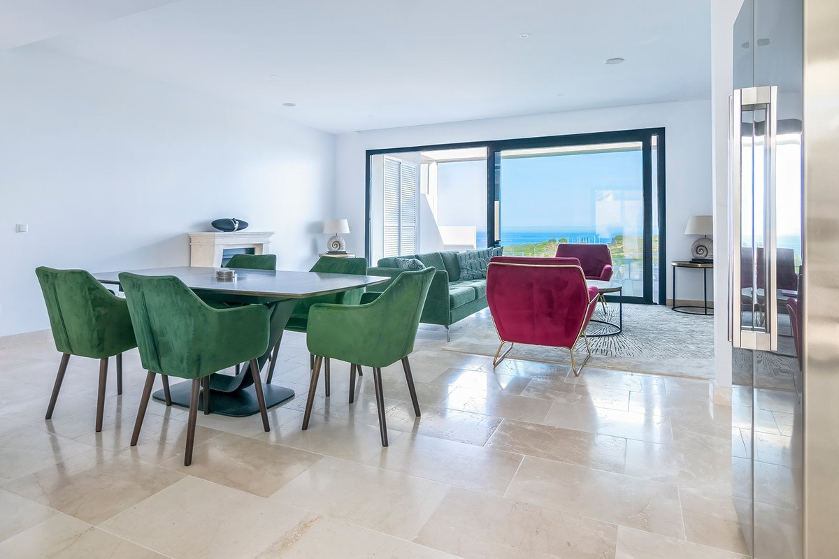 3 Bed Apartment for sale in Casares Costa Del Sol, Málaga, Spain