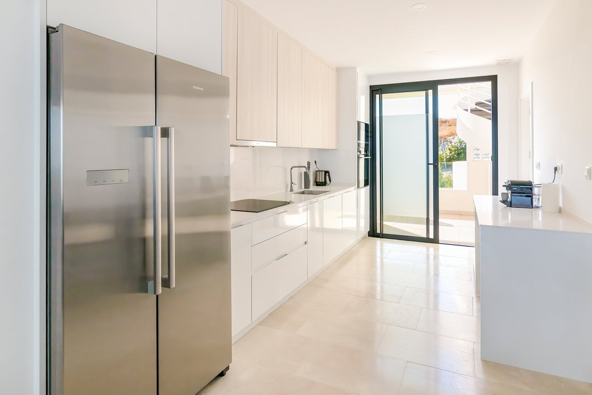 3 Bed Apartment for sale in Casares Costa Del Sol, Málaga, Spain