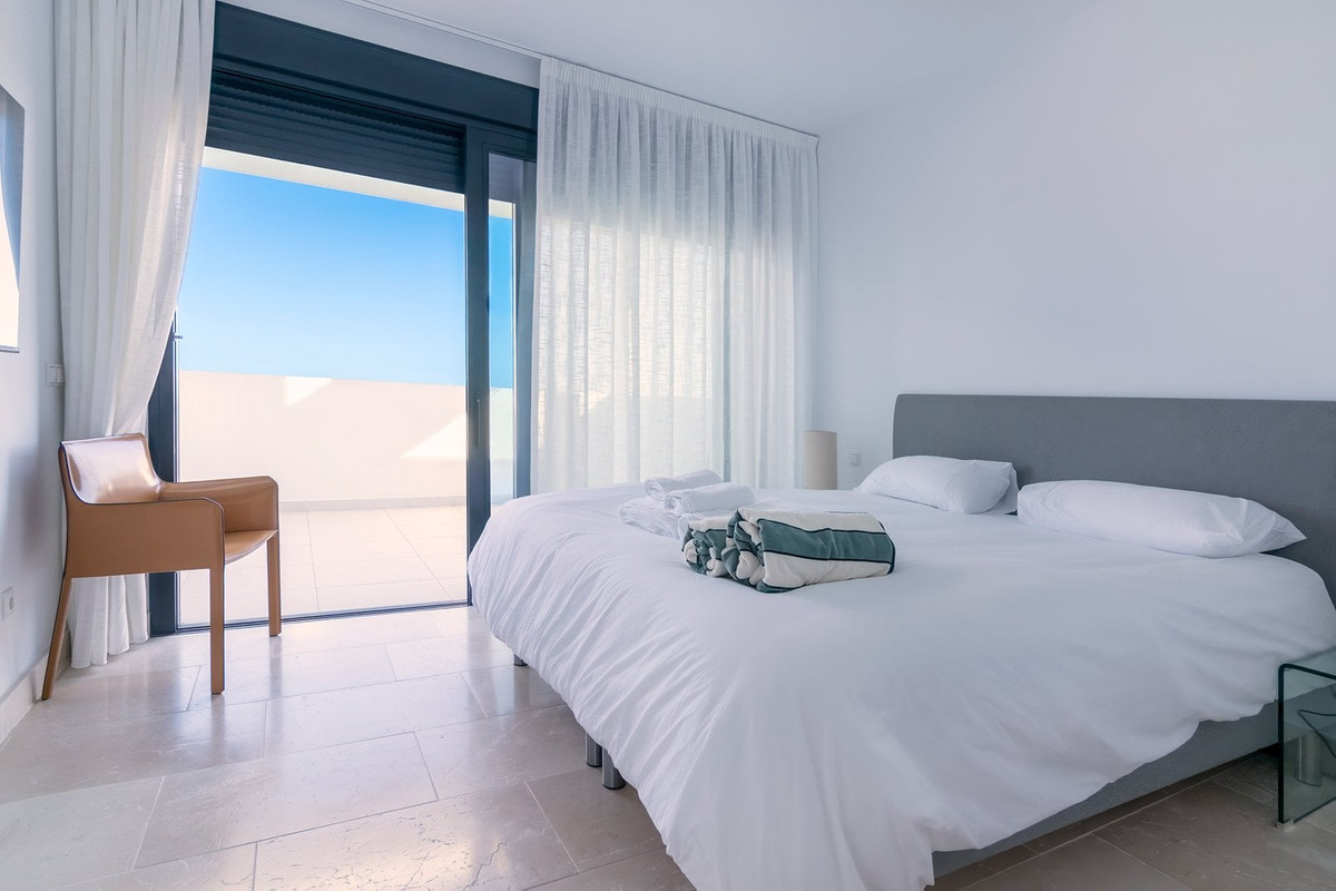 3 Bed Apartment for sale in Casares Costa Del Sol, Málaga, Spain