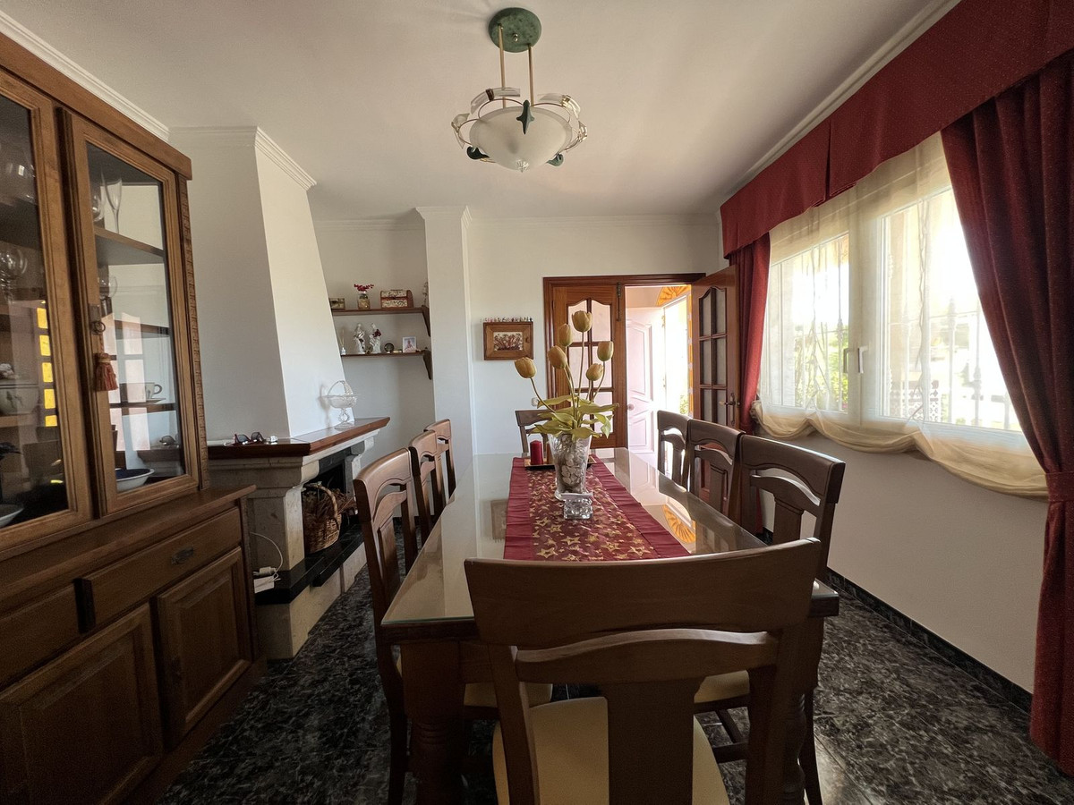 Se vende Pareada de 5 dormitorios en Costa Del Sol, Málaga, España