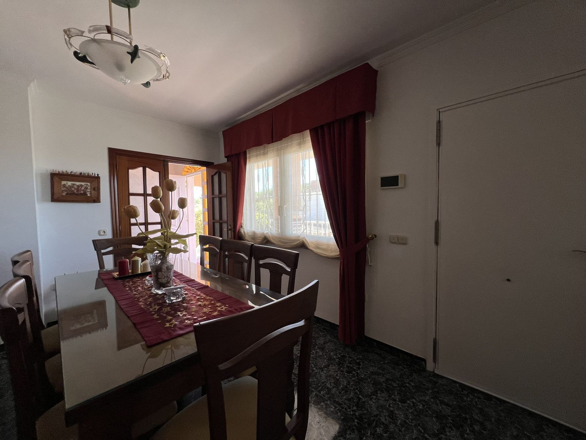 Se vende Pareada de 5 dormitorios en Costa Del Sol, Málaga, España