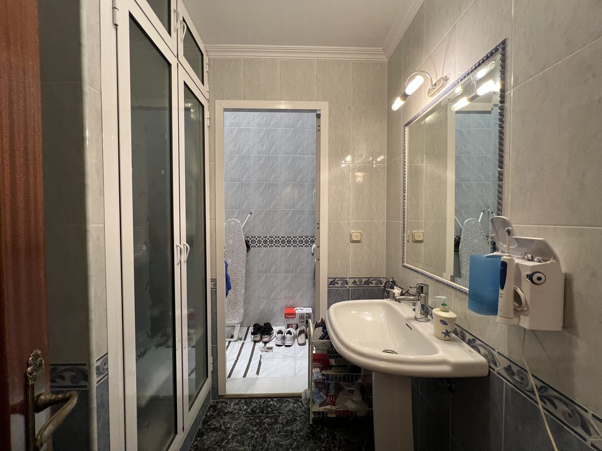 Se vende Pareada de 5 dormitorios en Costa Del Sol, Málaga, España
