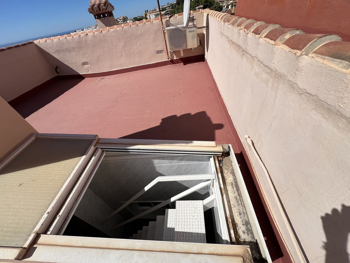 Se vende Pareada de 5 dormitorios en Costa Del Sol, Málaga, España