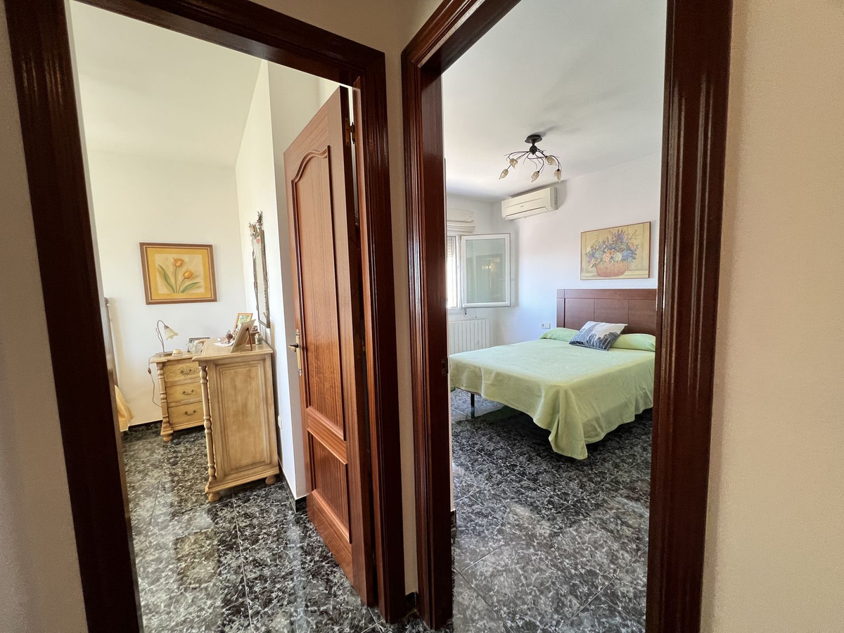 Se vende Pareada de 5 dormitorios en Costa Del Sol, Málaga, España
