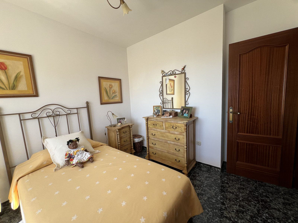 Se vende Pareada de 5 dormitorios en Costa Del Sol, Málaga, España