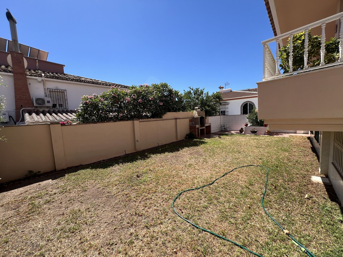 Se vende Pareada de 5 dormitorios en Costa Del Sol, Málaga, España