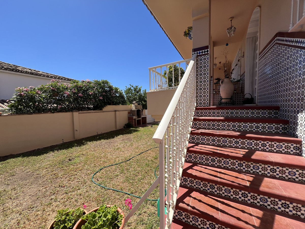 Se vende Pareada de 5 dormitorios en Costa Del Sol, Málaga, España