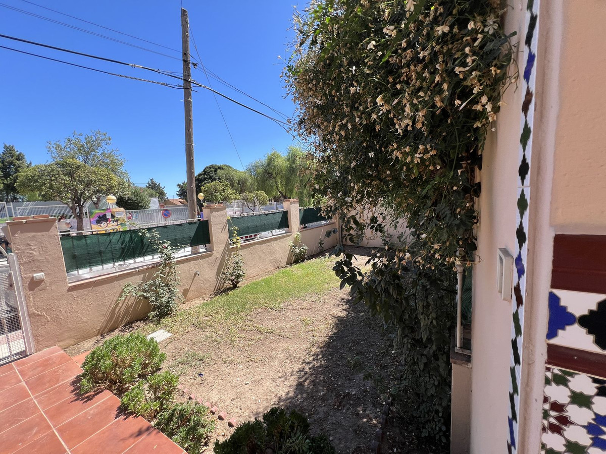 Se vende Pareada de 5 dormitorios en Costa Del Sol, Málaga, España