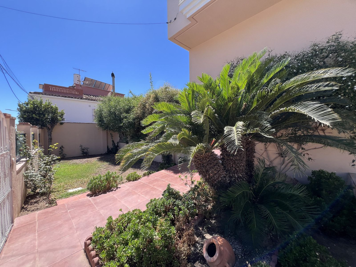 Se vende Pareada de 5 dormitorios en Costa Del Sol, Málaga, España