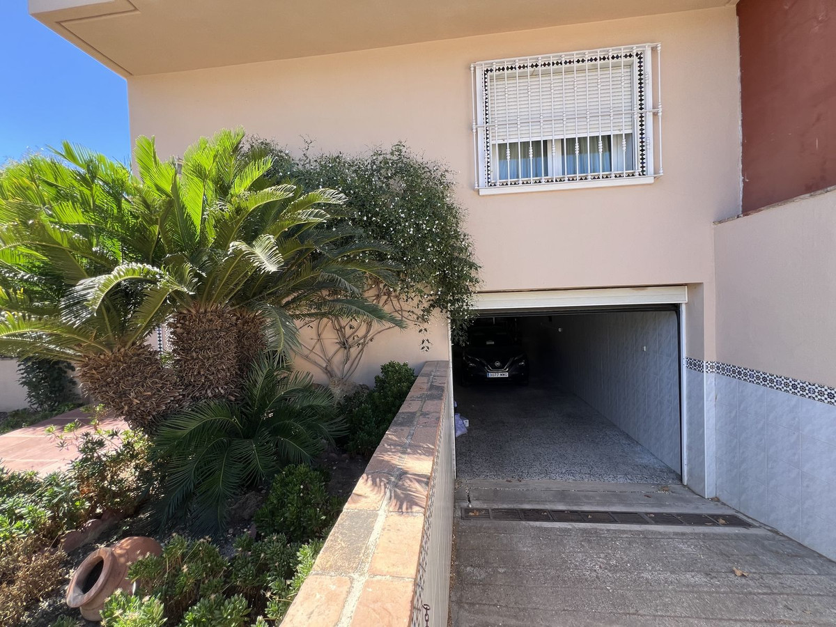 Se vende Pareada de 5 dormitorios en Costa Del Sol, Málaga, España