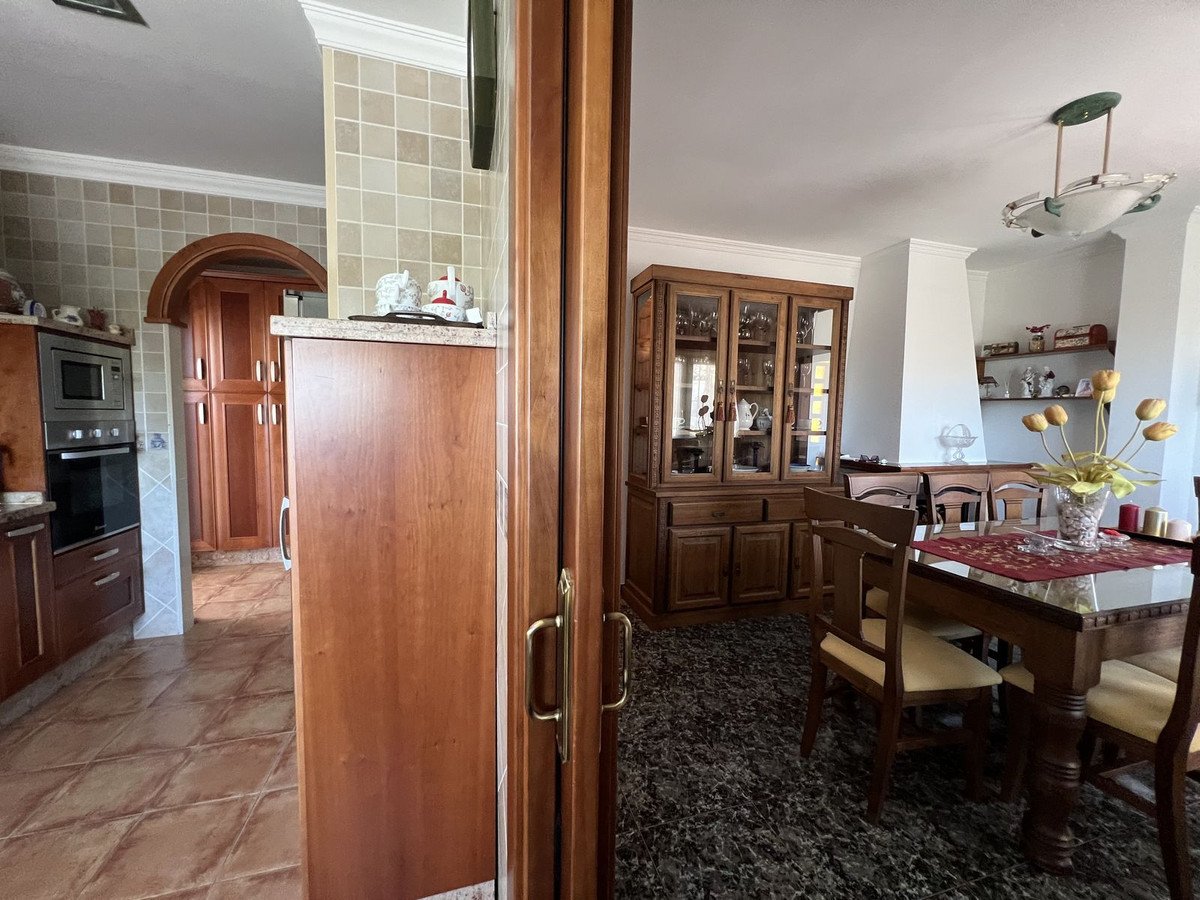 Se vende Pareada de 5 dormitorios en Costa Del Sol, Málaga, España
