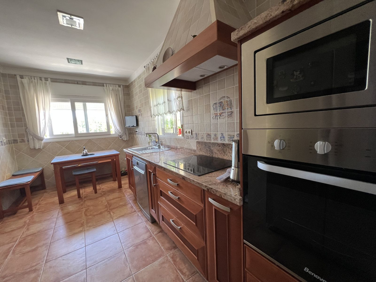 Se vende Pareada de 5 dormitorios en Costa Del Sol, Málaga, España